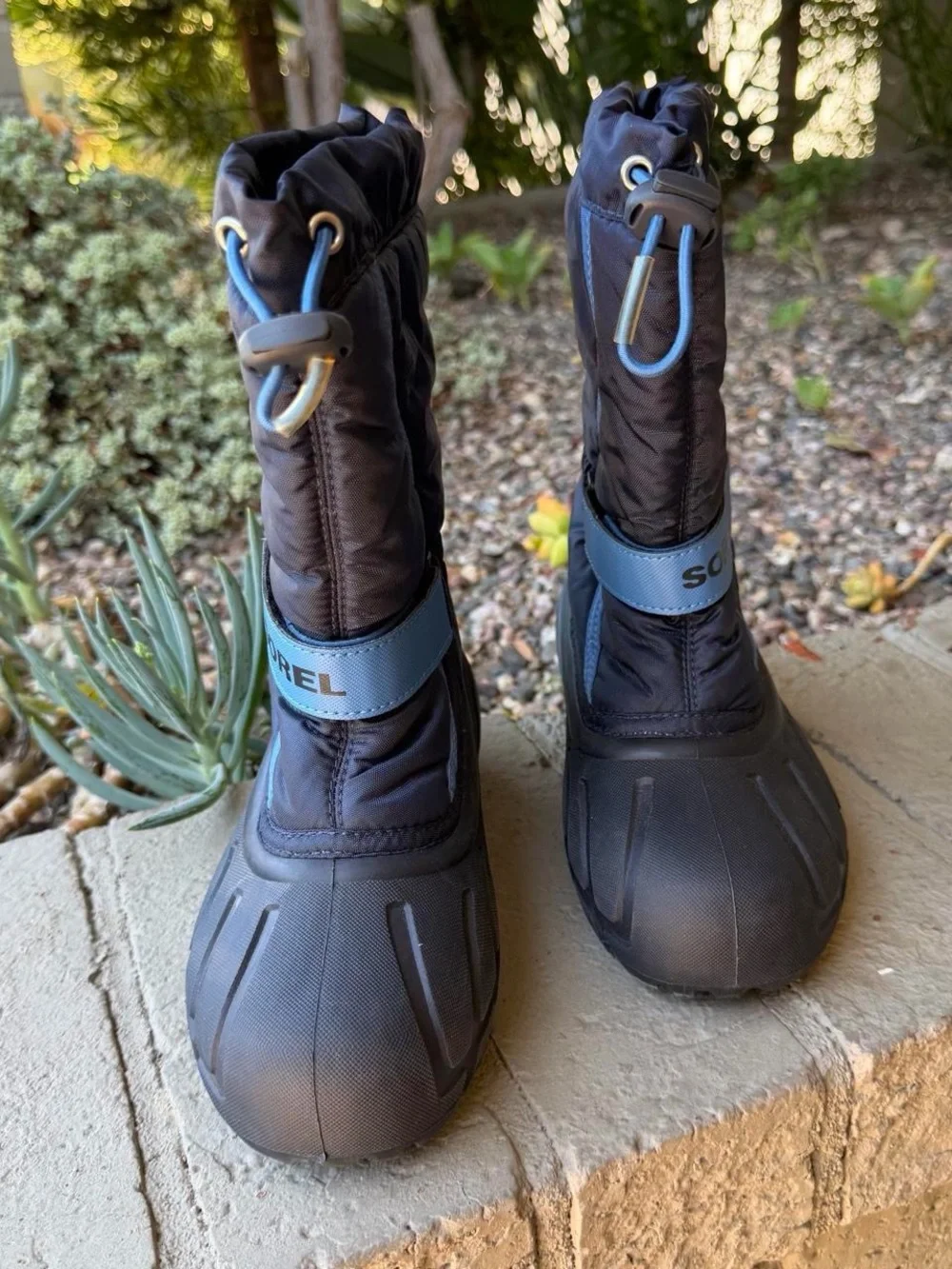Sorel Kids' Navy and Light Blue Flurry Winter Snow Boots Size Adult 2